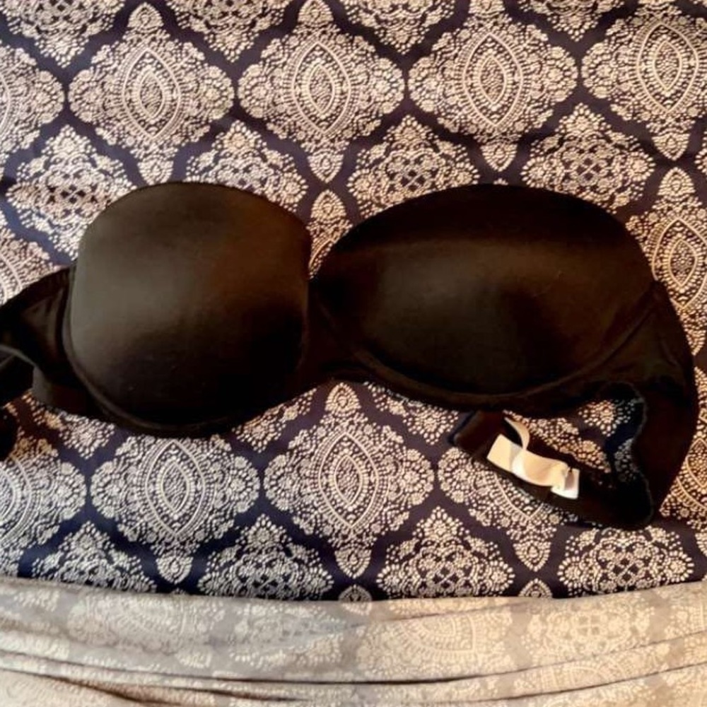 PINK black strapless push-up bra.
